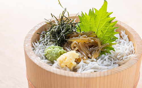 湘南しらす2色桶丼 釜揚げ・漬けしらす